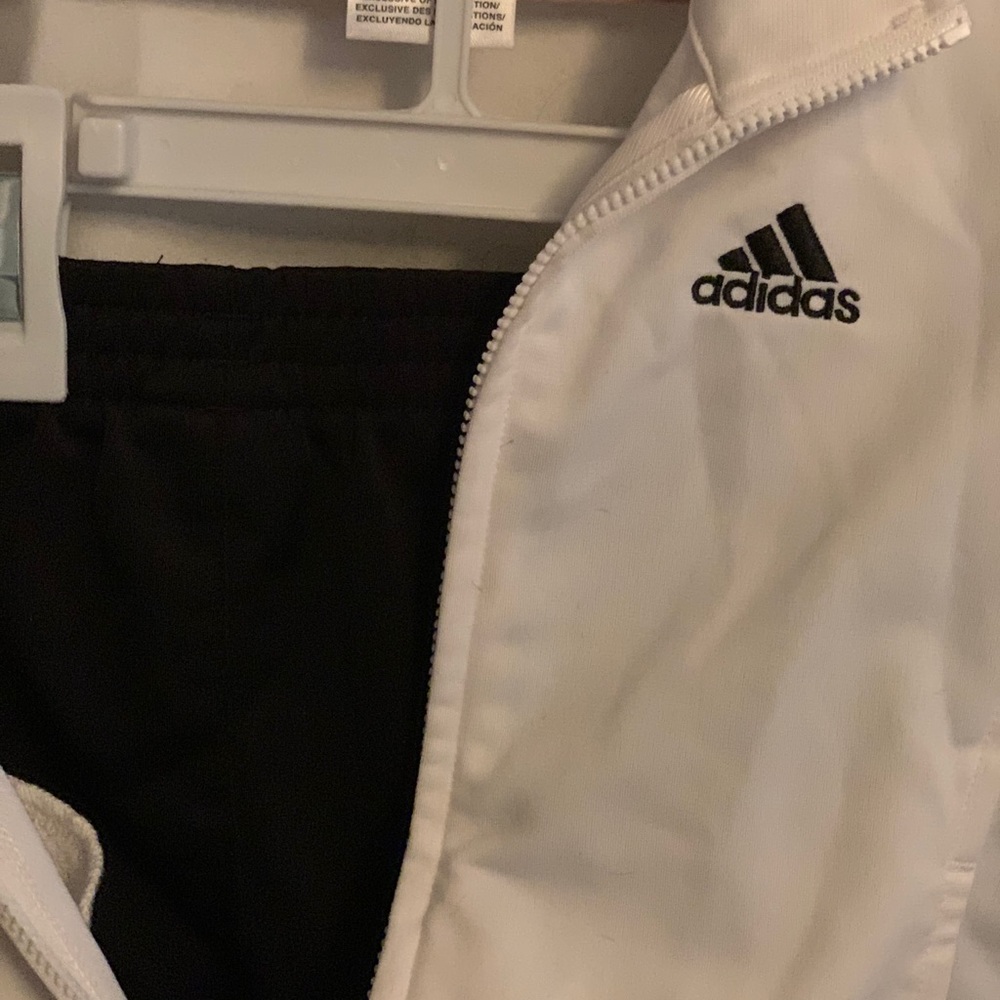 Jogging suit/ Track suit